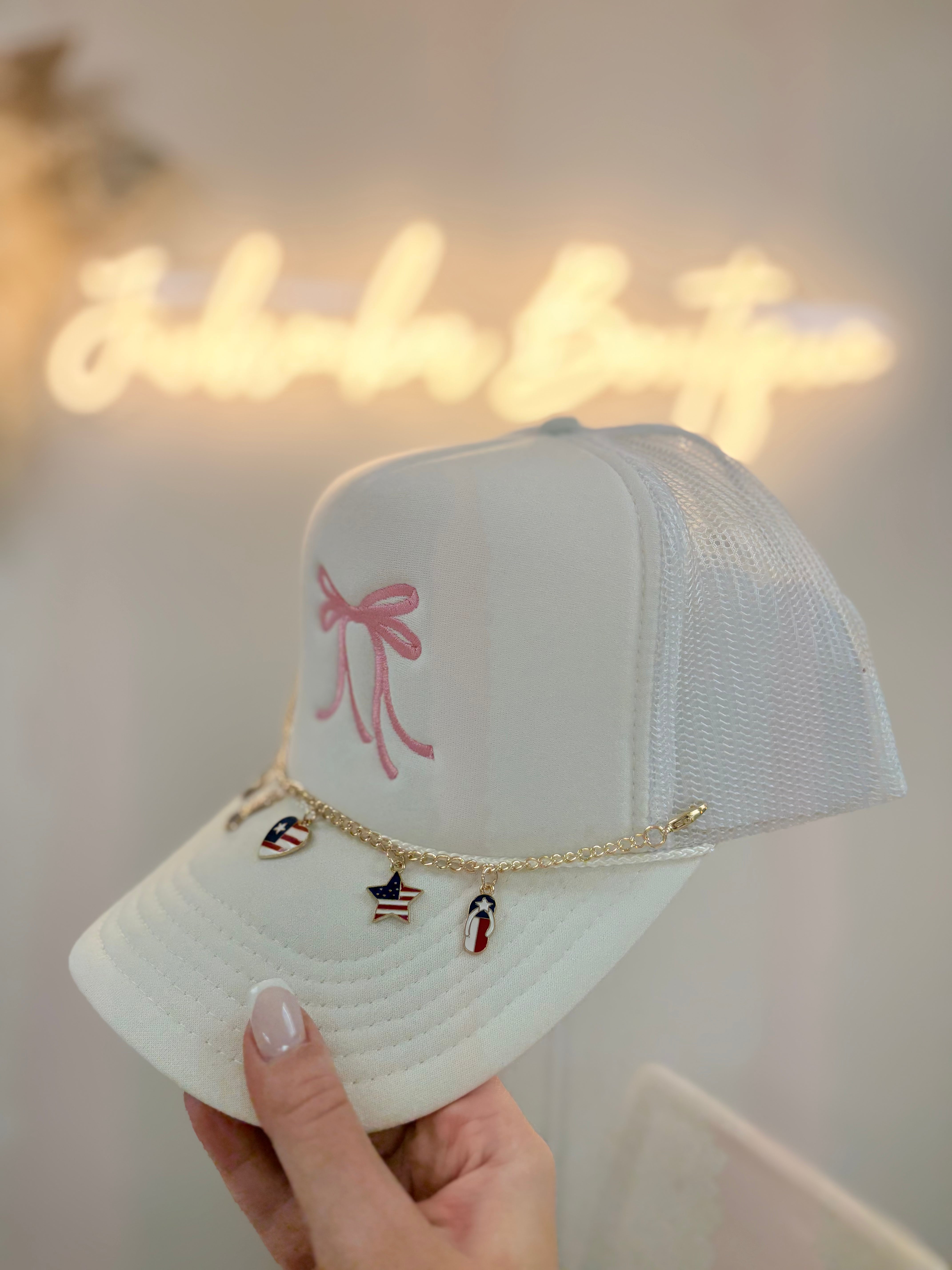 Fancy Like Trucker Hat W/ princess cut diamond chains NWT 18K Gold PVD Stainless Steel Hammered Oval Trucker Hat Chain  main image 4