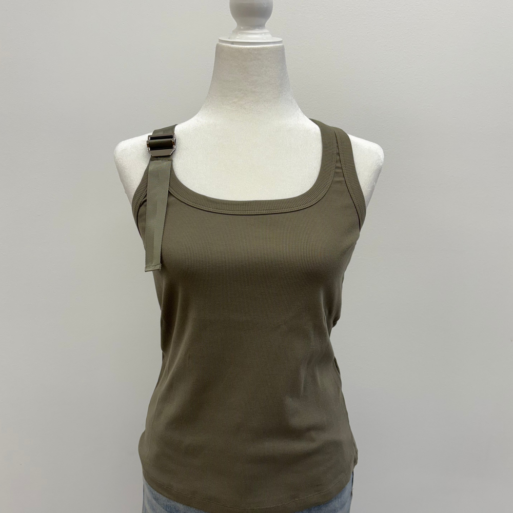 Buckle Tank