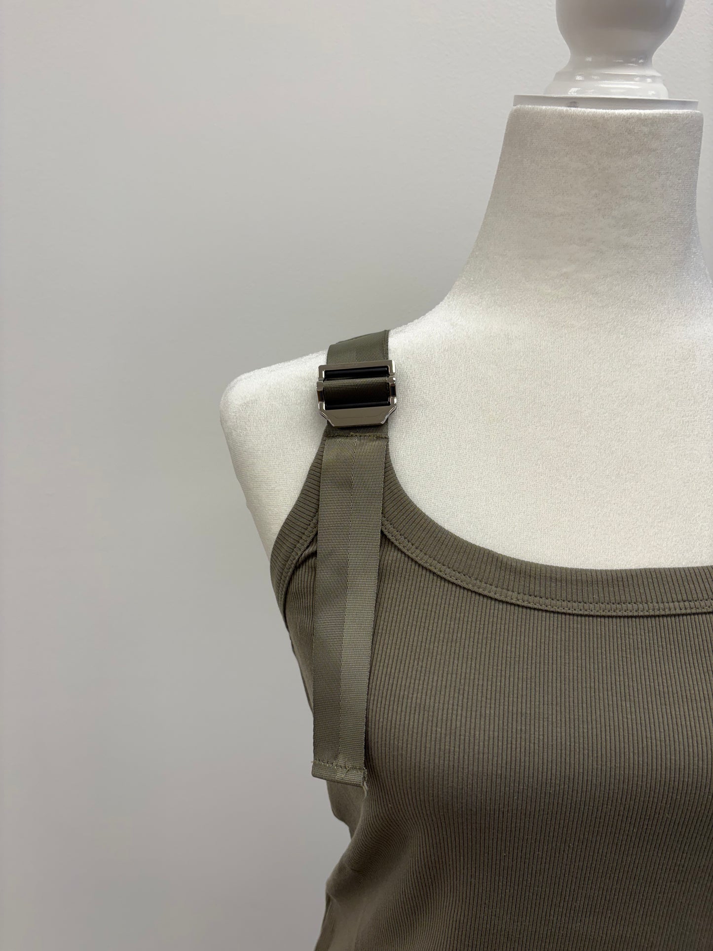 Buckle Tank